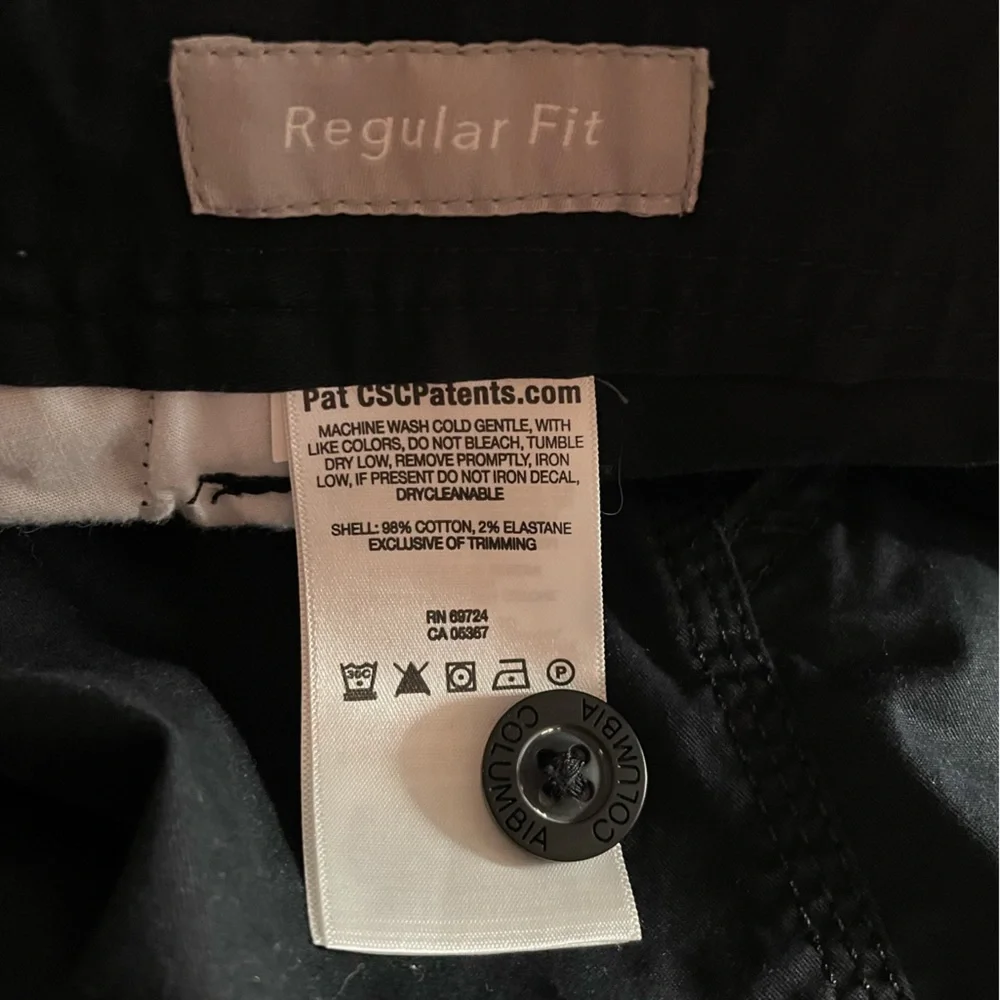 Men’s black Columbia cargo shorts - 44W